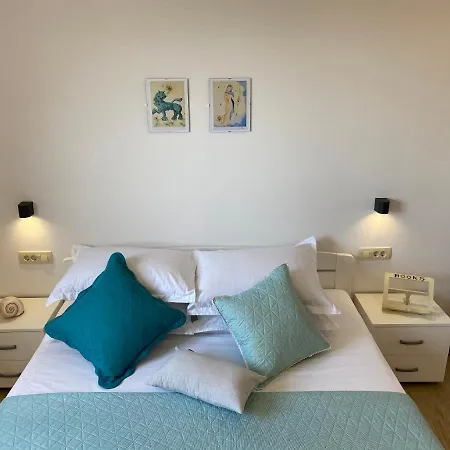 Borealis-Apartment With A Sea View * Mimice