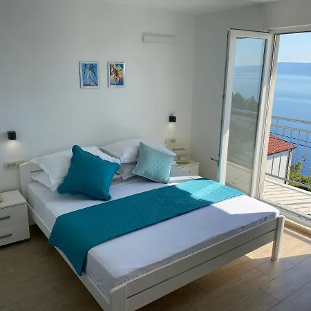 Borealis-Apartment With A Sea View *