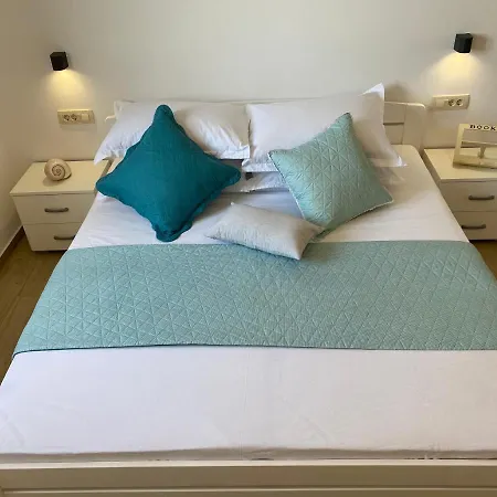 Borealis-Apartment With A Sea View *