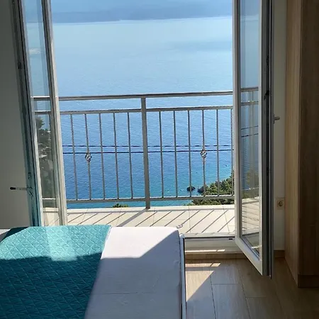 Borealis-Apartment With A Sea View Apartman Mimice