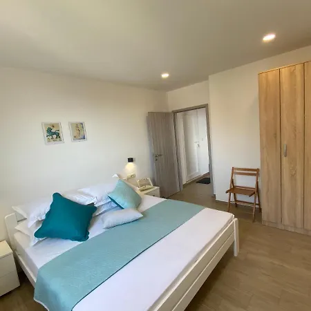 Borealis-Apartment With A Sea View