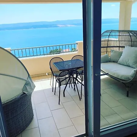 Borealis-Apartment With A Sea View *